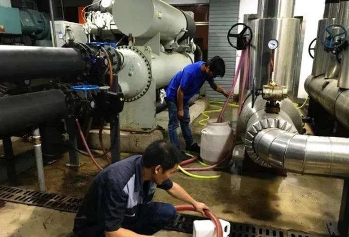 中央空調(diào)冷水機(jī)組的系統(tǒng)維護(hù)與設(shè)備保養(yǎng)全流程解析